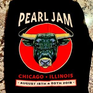 Pearl Jam Bull Chicago Concert T-shirt